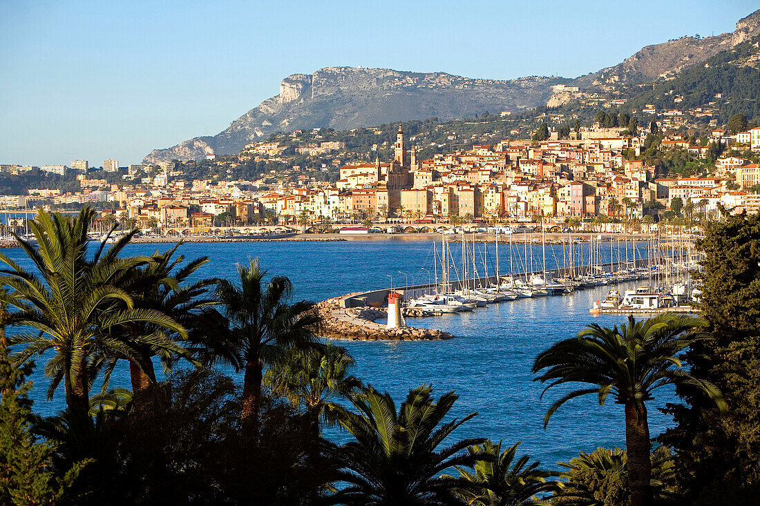 Frankreich, Alpes Maritimes, Menton, Baie de Garavan (Garavan Bay) von der Zollstelle gesehen