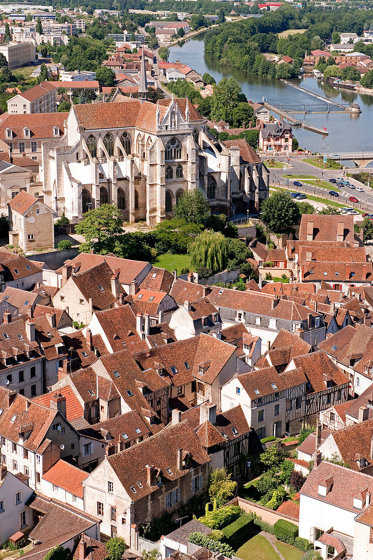 Frankreich, Yonne, Auxerre, die Abtei von Saint Germain und der Bezirk der Marine am Ufer der Yonne