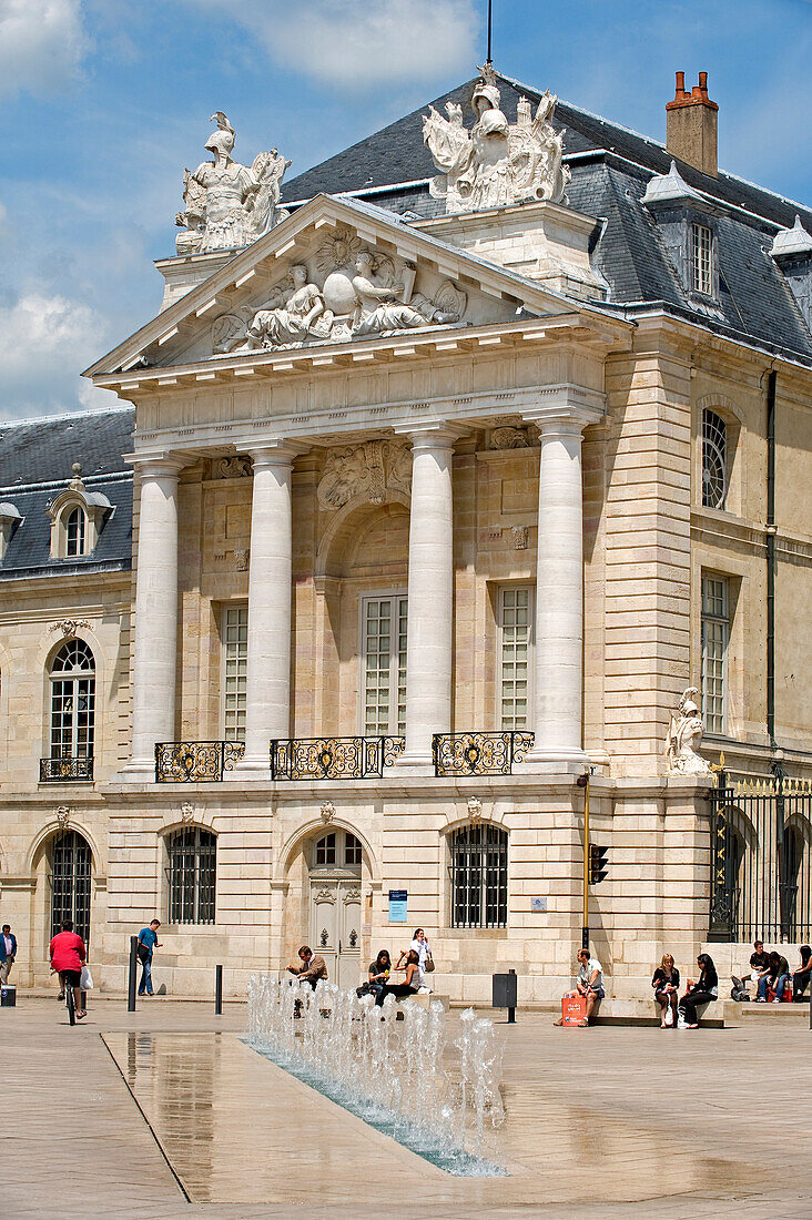 Frankreich, Côte d'Or, Dijon, Palais des Ducs und Place de la Liberation (Platz der Befreiung)