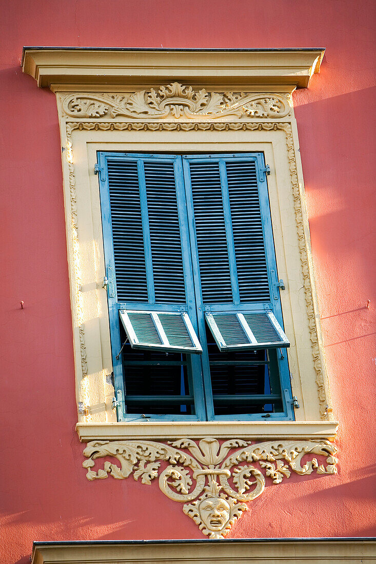 France, Alpes Maritimes, Nice, Old Town, Quai Cassini, window