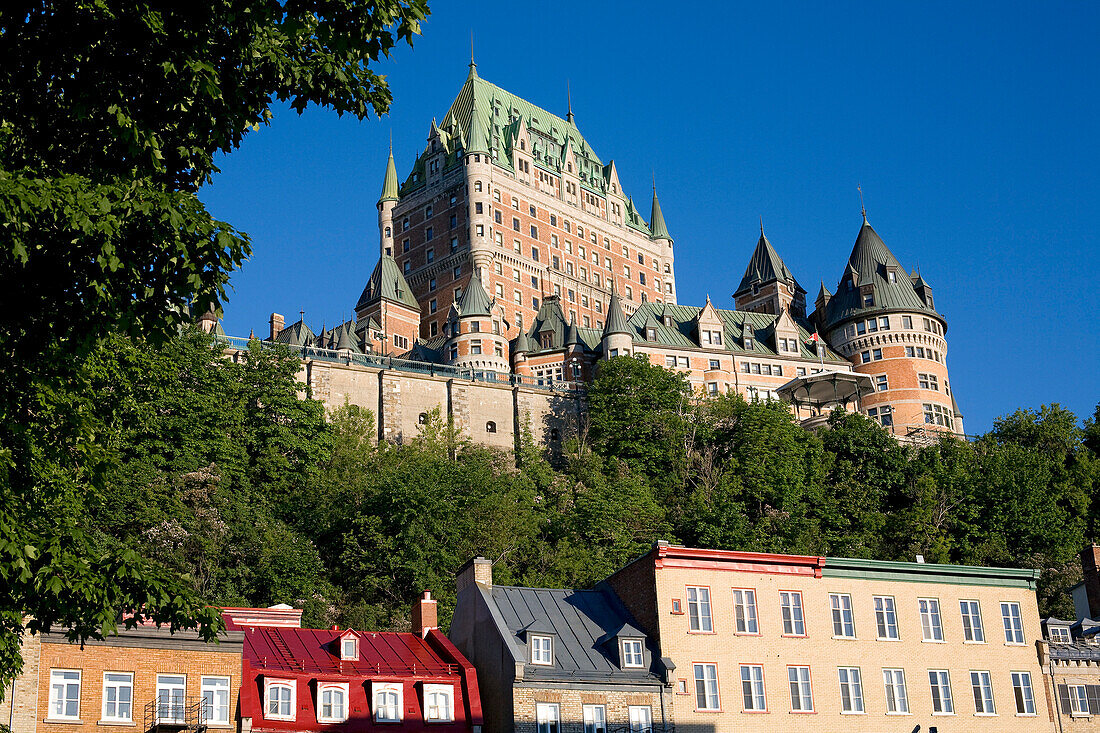 Kanada, Provinz Quebec, Québec, Altstadt als Weltkulturerbe der UNESCO, Schloss Fontenac vom Boulevard Champlain gesehen