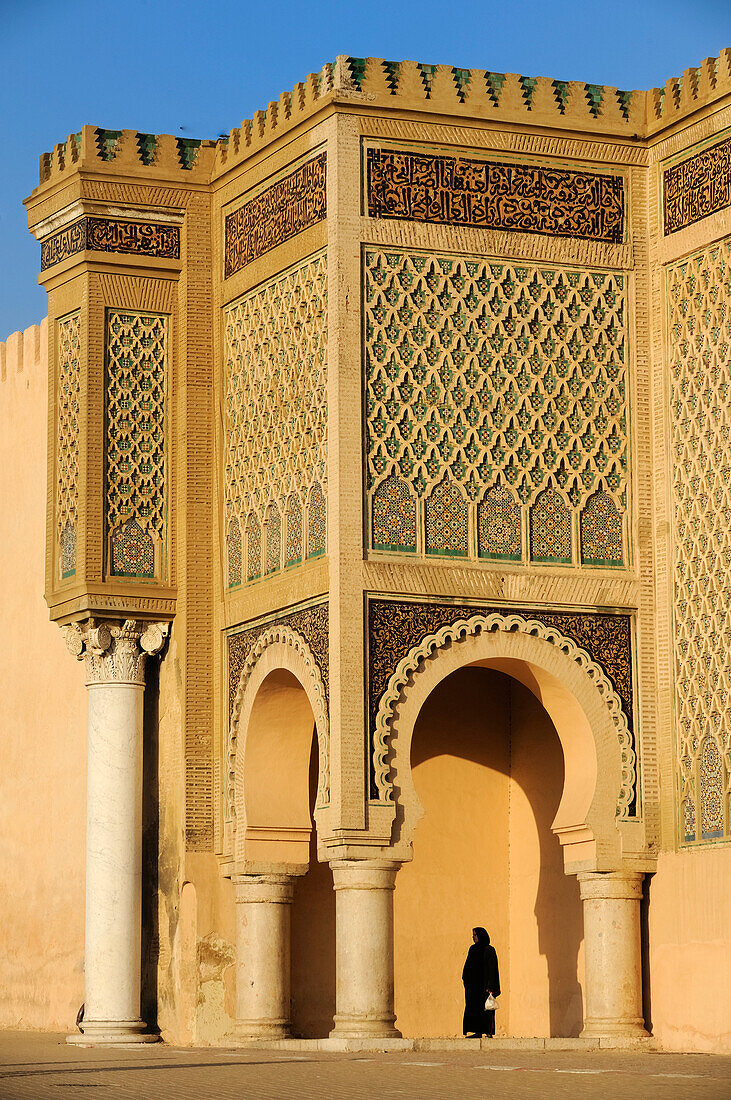 Morocco, Meknes Tafilalet Region, Meknes, Imperial City, medina listed as World Heritage by UNESCO, one of the towers of Bab El Mansour Gate between the imperial city and the medina on the Place El Hedime (or Lahdim)