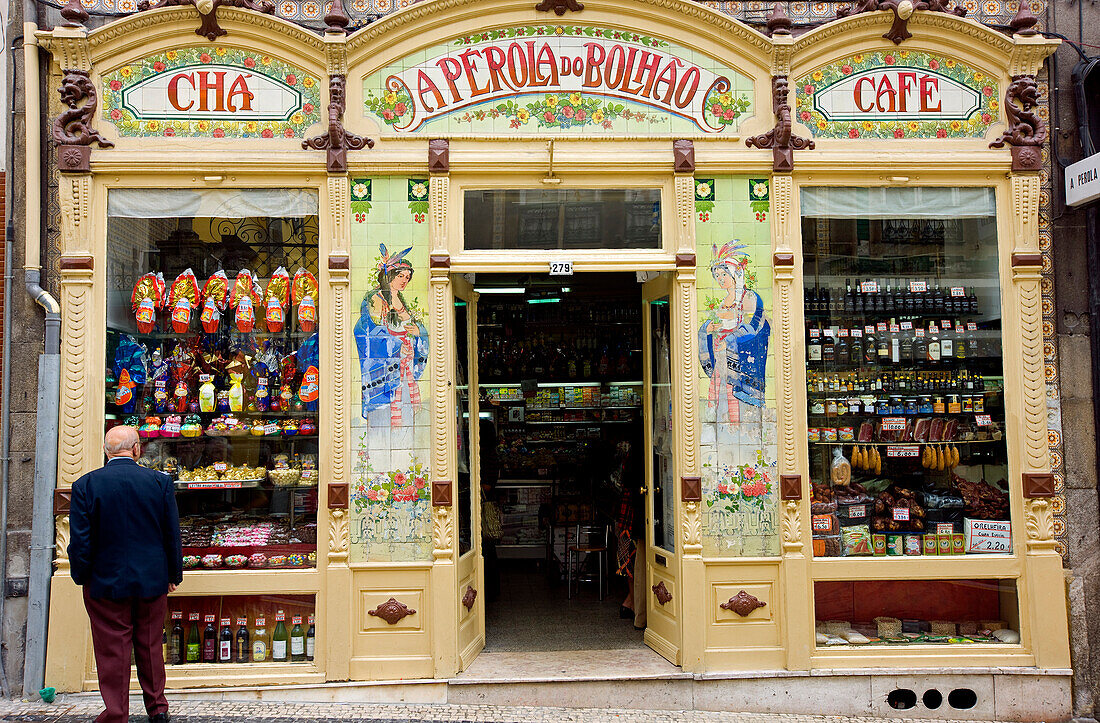 Portugal, Norte region, Porto, historical center listed as World Heritage by UNESCO, famous grocer's Perola do Bolhao