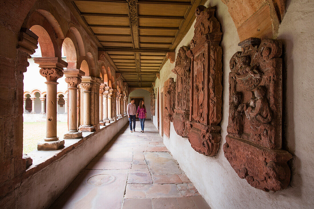 Kreuzgang cloister arcade of Stiftsmuseum der Stadt Aschaffenburg museum, Aschaffenburg, Spessart-Mainland, Bavaria, Germany