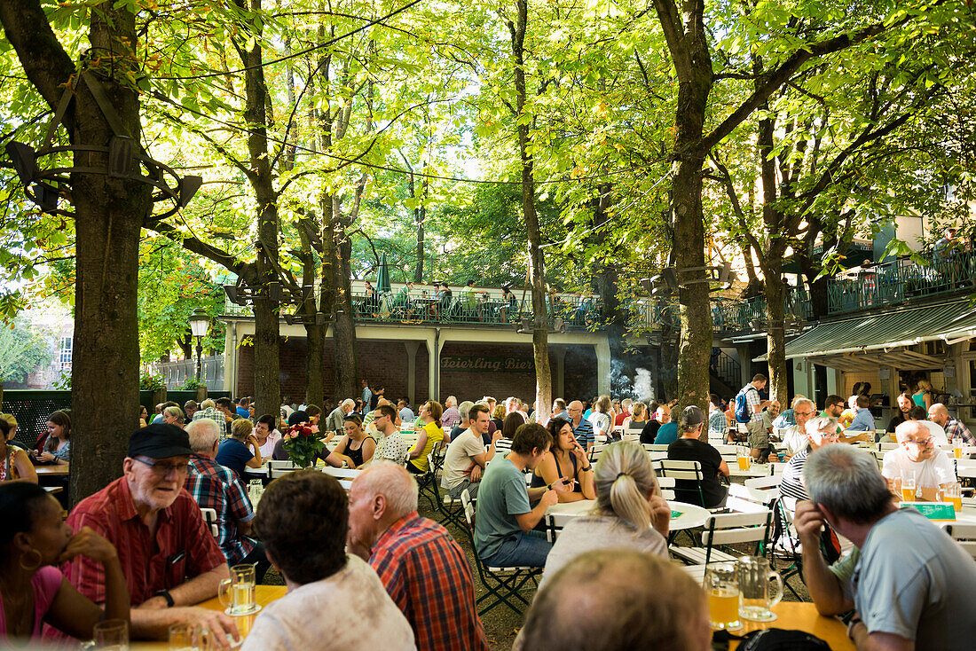 Biergarten Feierling, Fischerau, Altstadt, Freiburg im Breisgau, Schwarzwald, Baden-Württemberg, Deutschland