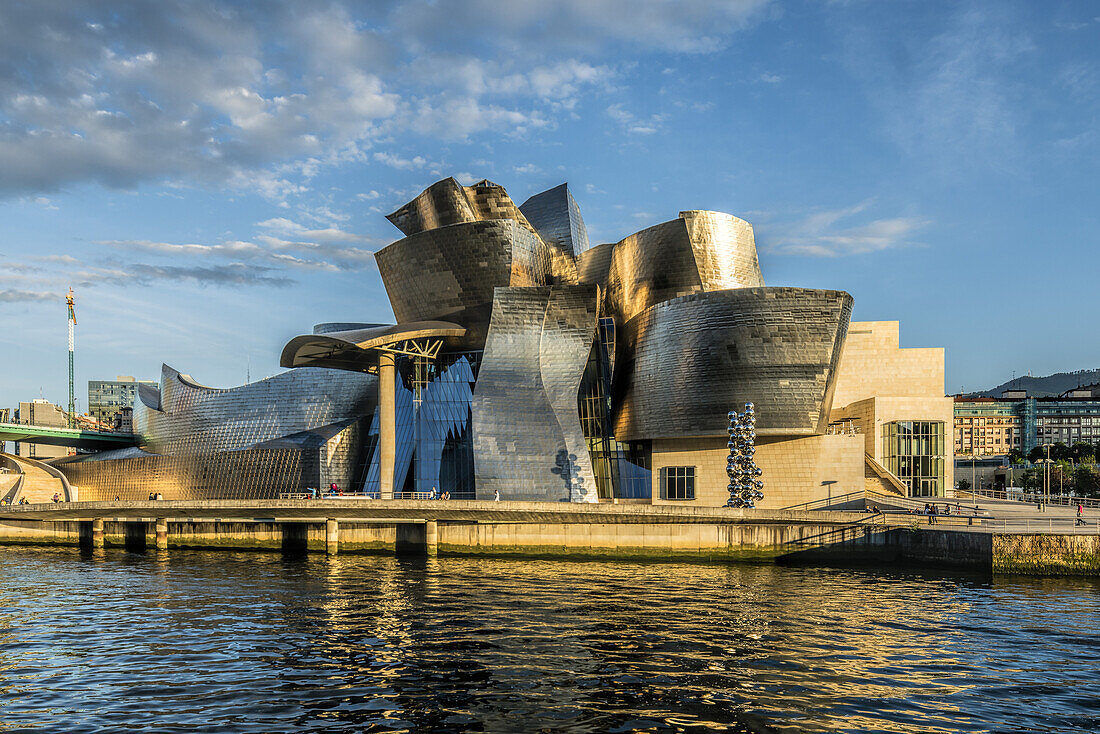 Guggenheim Museum vom Architekten Frank Gehry, Bilbao, Baskenland, Spanien (nur redaktionelle Nutzung)