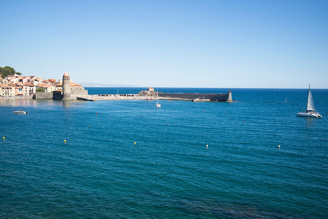 Bay of Collioure, Côte Vermeille, Mediterranean Sea, Pyrénées Orientales, Occitanie, Languedoc Roussillon, France