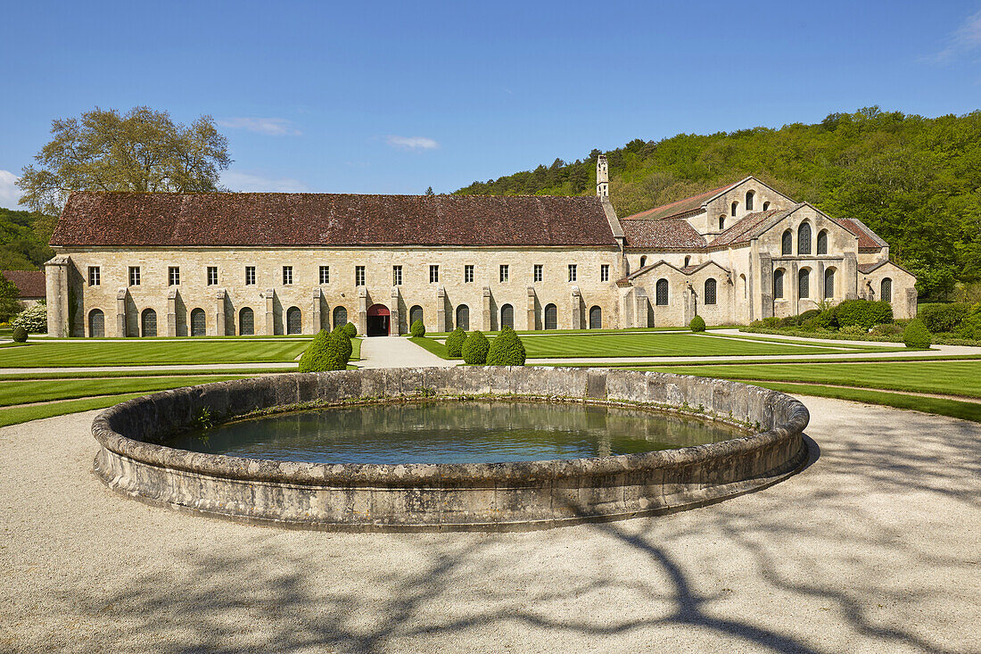 Abbaye de Fontenay bei Montbard , Canal de Bourgogne , Dept. Côte-d'Or , Region Burgund , Frankreich , Europa