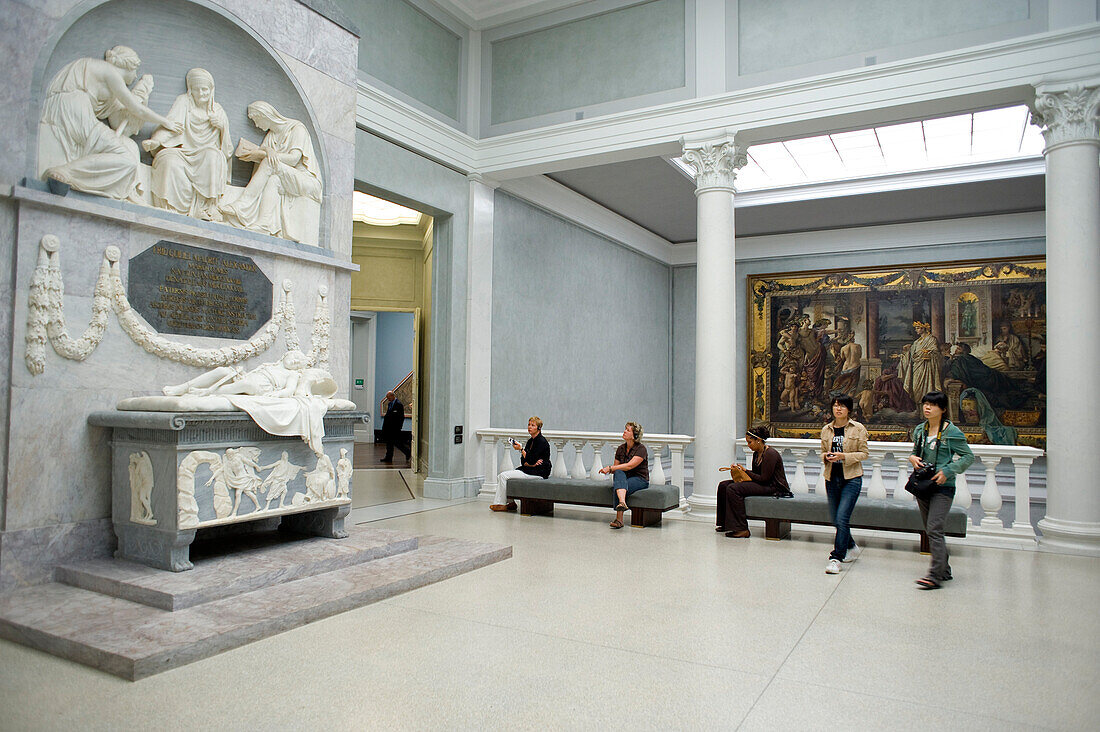 Deutschland, Berlin, Museumsinsel, die zum Weltkulturerbe der UNESCO, das Museum des ehemaligen Nationalgalerie (Alte Nationalgalerie), das Grab von Alexander von der Mark (1788-1790)
