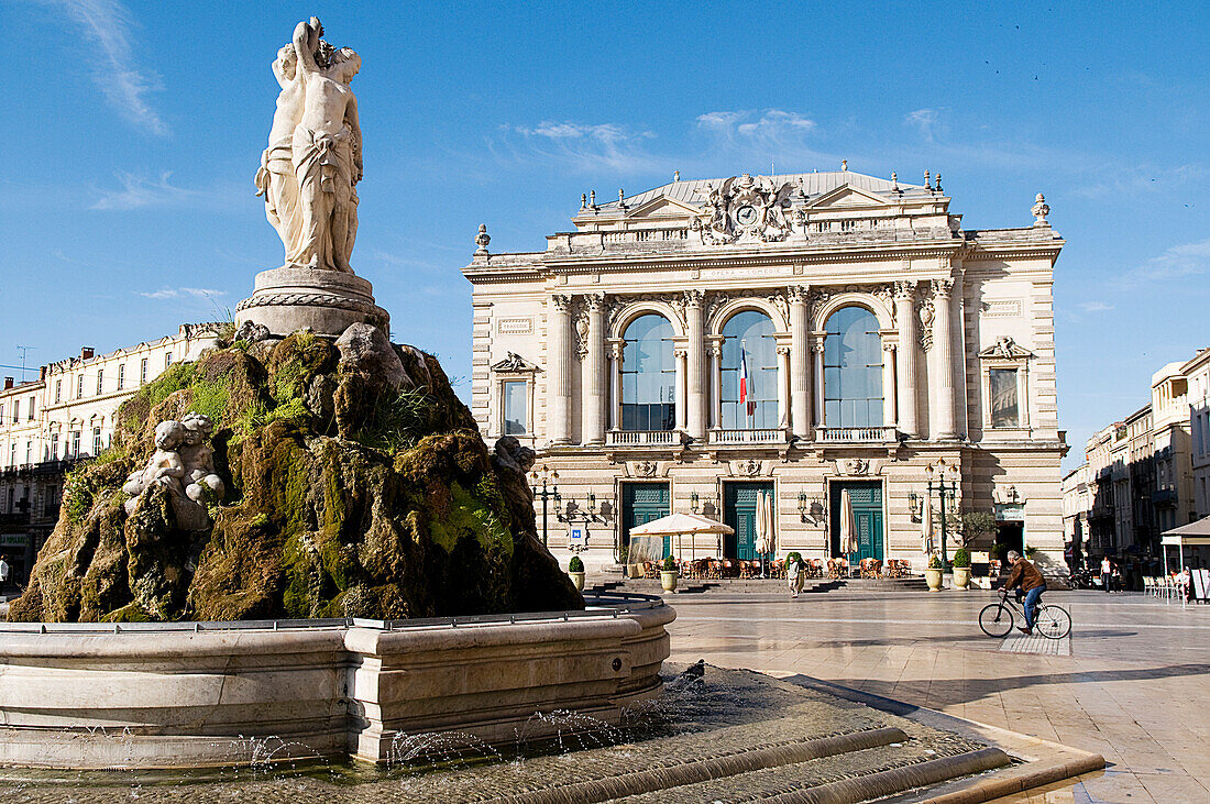 Frankreich, Herault, Montpellier, Place de la Comédie (Comedie), die drei Grazien und die Oper