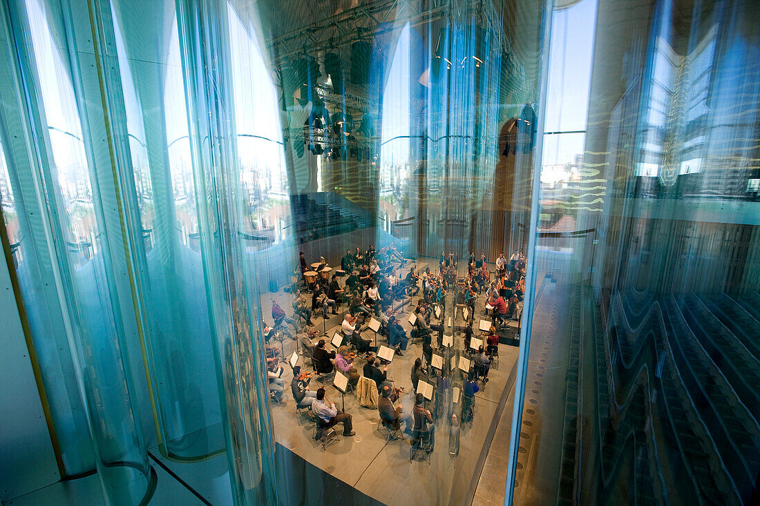 Portugal, Region Norte, Porto, Konzertzimmer Casa de Musica von dem Architekten Rem Koolhaas im Jahr 2005 eröffnet