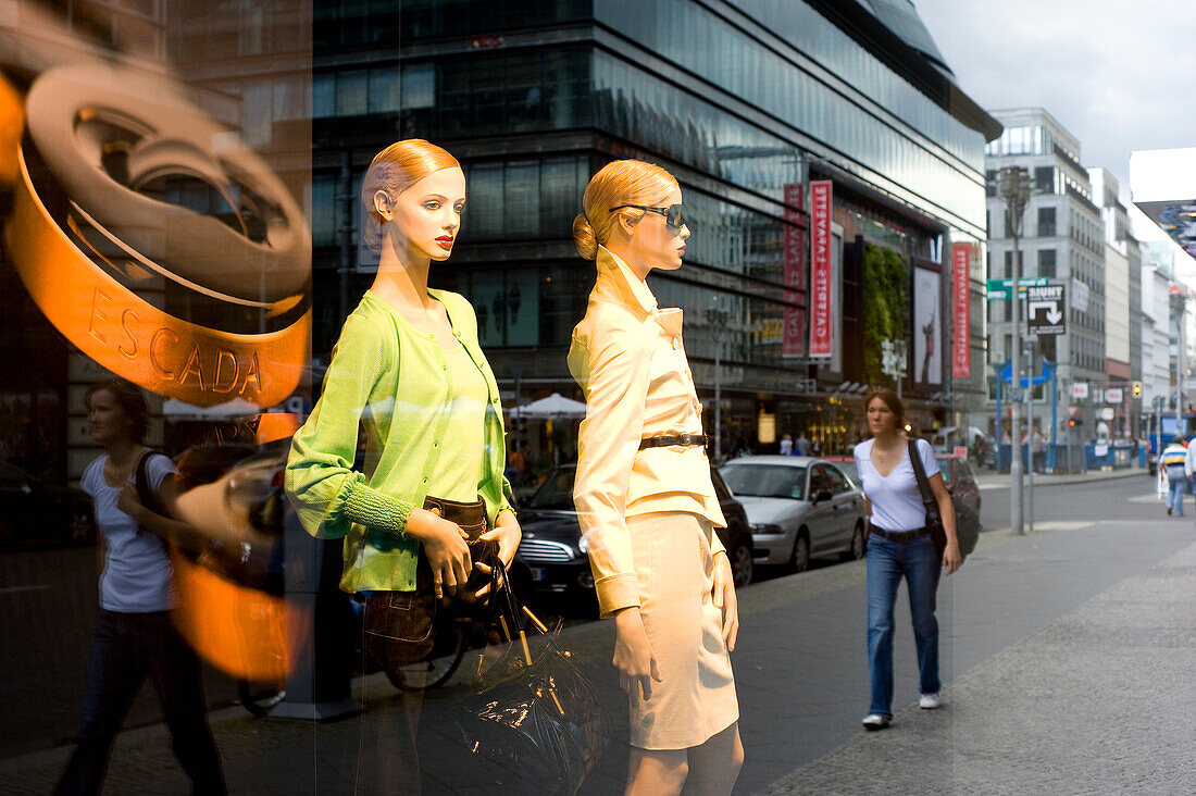 Deutschland, Berlin, Bezirk Mitte, Haus Galeries Lafayette auf Freidrishstrass