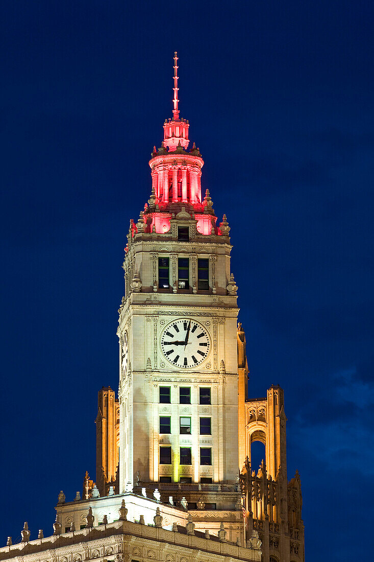 USA, Illinois, Chicago, Magnificent Mile District, gebaut Wrigley Building in der Nacht im Jahre 1920