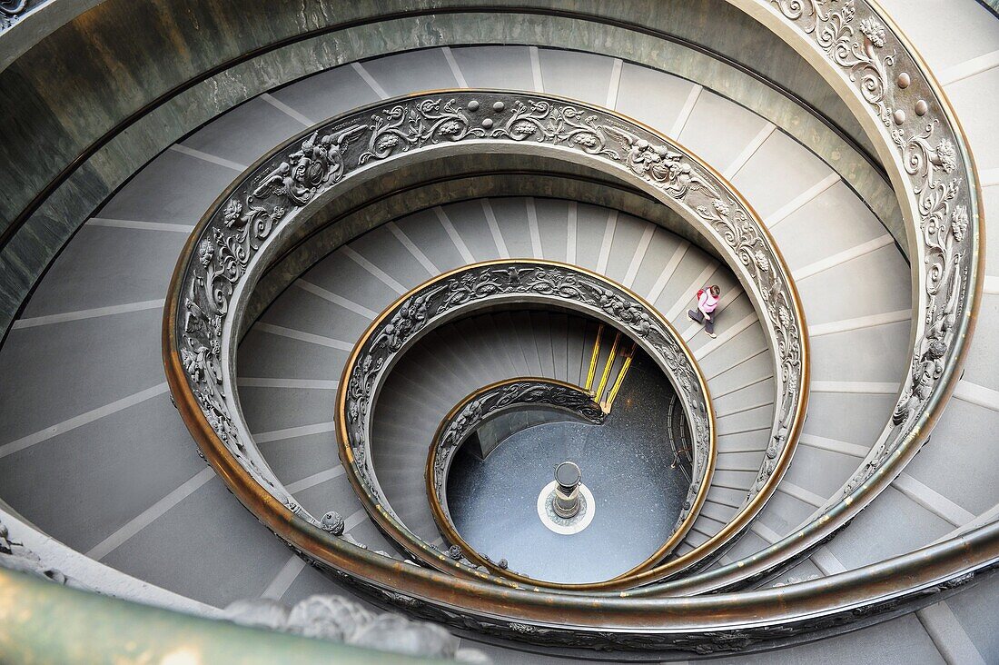 Double helix Spiral staircase designed by Giuseppe Momo of the Vatican Museum in Rome, Italy