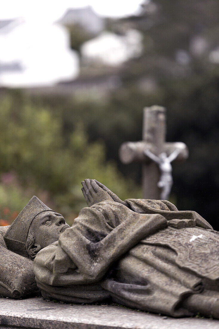 Place del’Eglise, Île Ouessant, Bretagne, France