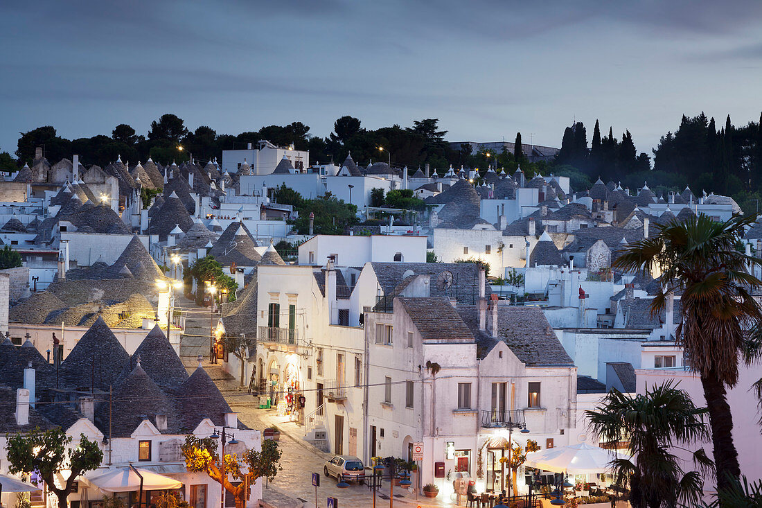 Trulli, traditional houses, Rione Monti area, Alberobello, UNESCO World Heritage Site, Valle d'Itria, Bari district, Puglia, Italy, Europe