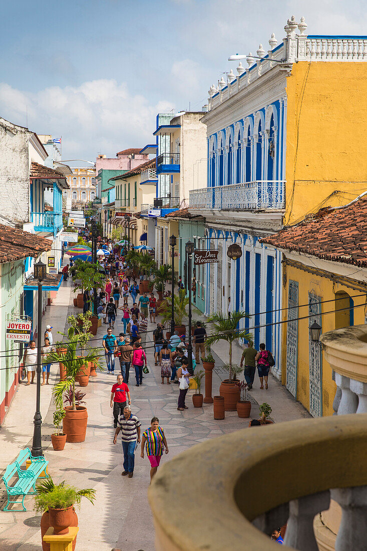 Calle Independencia Sur, a pedestrian shopping street, Sancti Spiritus, Sancti Spiritus Province, Cuba, West Indies, Caribbean, Central America