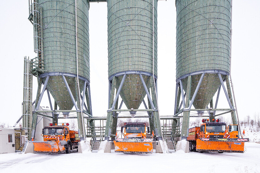 German Autobahn, A 2, Autobahn maintenance workers, loading salt, silos, winter road clearance, snow plough, motorway, freeway, speed, speed limit, traffic, road conditions, infrastructure, Germany