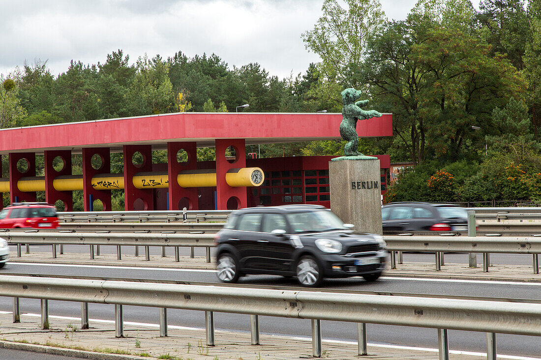 Berlin, A 115, verlassene West-Tankstelle Dreilinden, Berliner Bär, Raststätte, Transit, modern, Transitautobahn, Grenze, Deutsche Autobahn, Geschichte, Deutschland