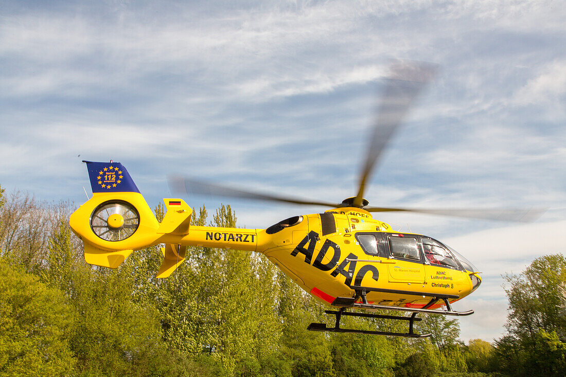 German Autobahn, helicopter rescue service, emergency, German Automobile Club, motorway, highway,  freeway, speed, speed limit, traffic, infrastructure, Lünen, Germany