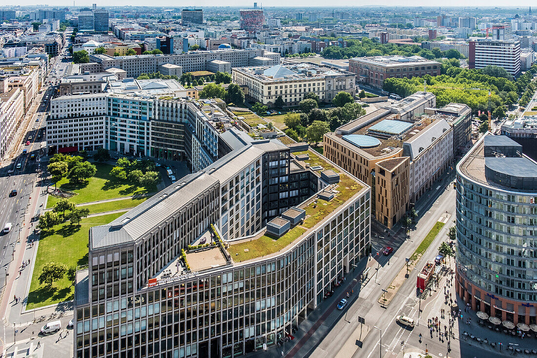 Blick auf Berlin vom Potsdamer Platz mit Blickrichtung Martin-Gropius Bau und Abgeordnetenhaus, Berlin, Deutschland