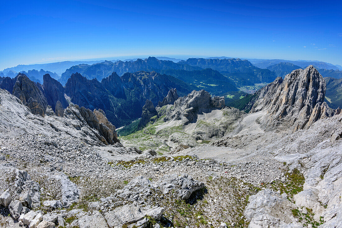 Blick auf Val Canali und Belluneser Dolomiten, Cima la Fradusta, Val Canali, Pala, Dolomiten, UNESCO Weltnaturerbe Dolomiten, Trentino, Italien