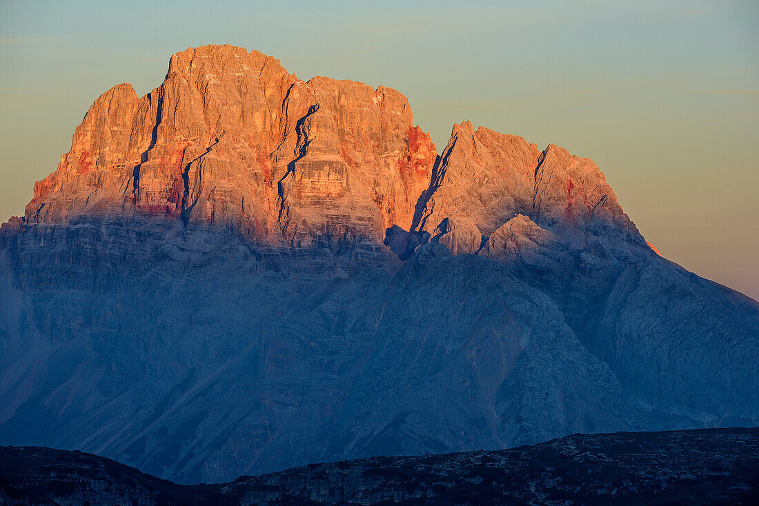 Hohe Gaisl bei Alpenglühen, Rifugio Auronzo, Dolomiten, UNESCO Weltnaturerbe Dolomiten, Venetien, Italien