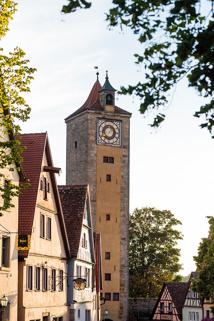 Der Burgturm am Ender der Herrngasse, Rothenburg ob der Tauber, Bayern, Deutschland
