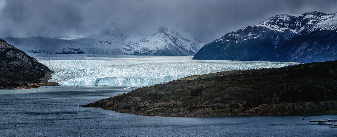 Perito Moreno Glacier off the South Patagonian ice field, Los Glaciares National Park, Santa Cruz Province, Argentina