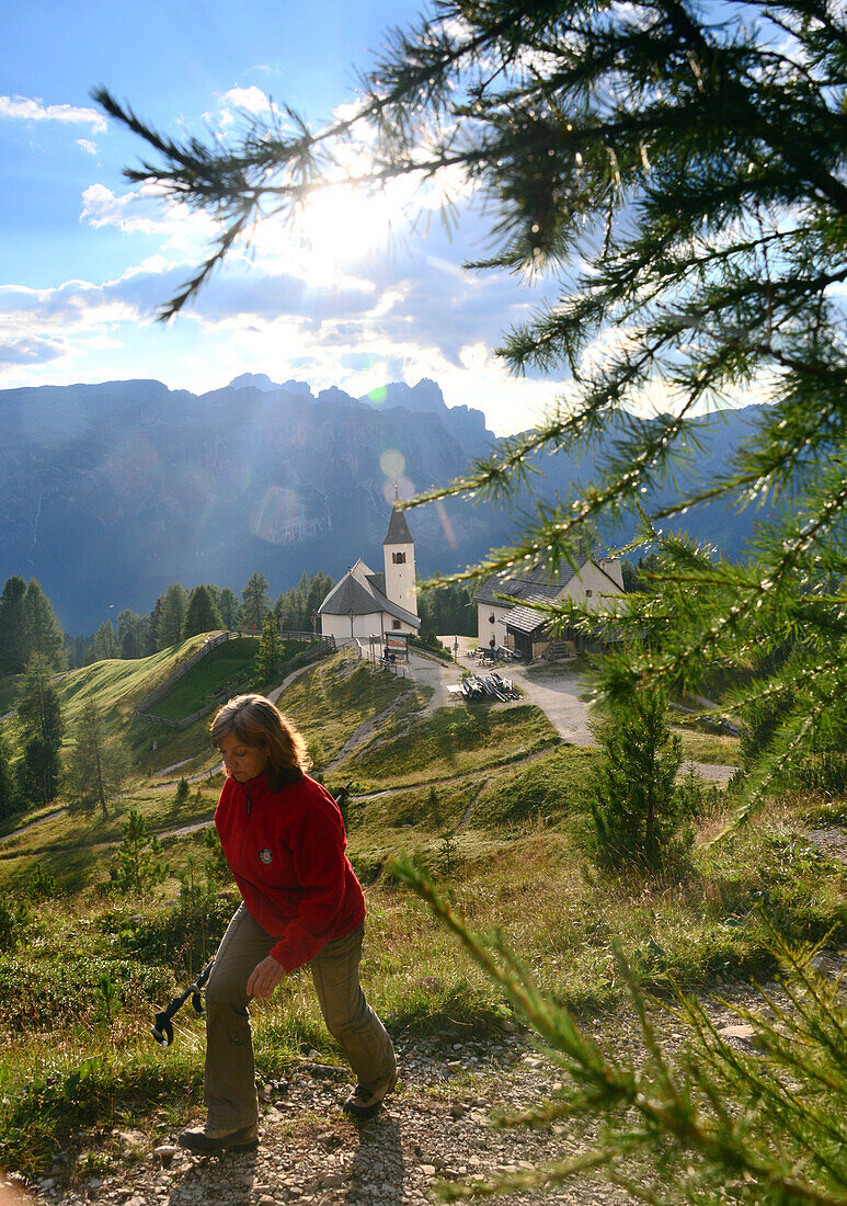 am Heiligkreuz über Petratsches, Val Badia, Dolomiten, Südtirol, Italien