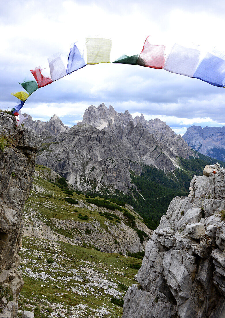 Wandern an den drei Zinnen mit Cadini, Dolomiten, Veneto, Italien