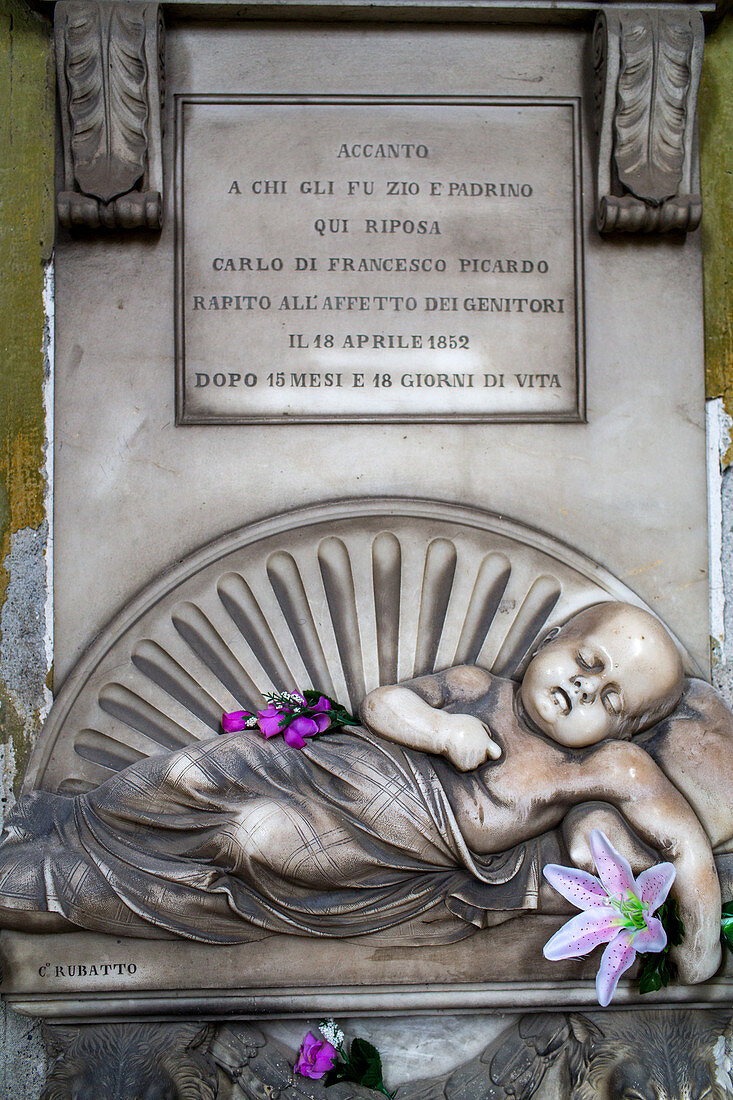 sleeping baby, sculptures, Colonnade, Monumental Cemetery of Staglieno, Genoa, Liguria, Italy
