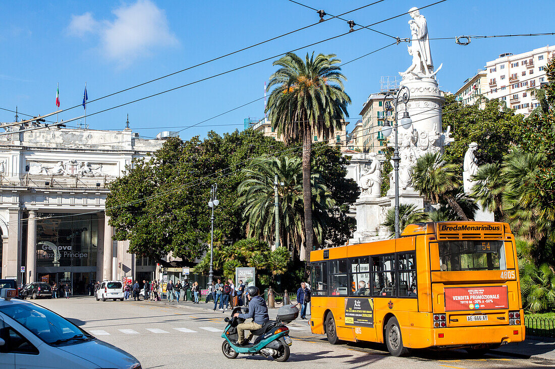 Kolumbus-Denkmal, Piazza Acquaverde, Bus, Verkehr, Stadt, Genua, Ligurien, Italien