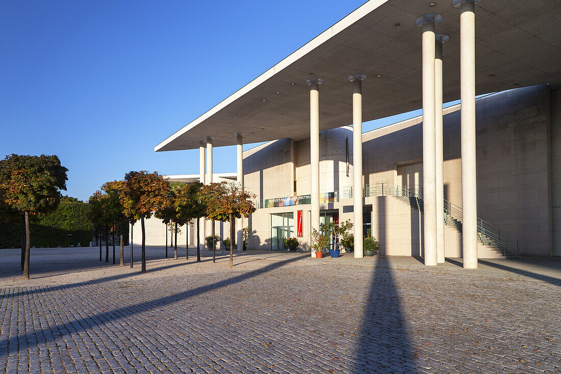 The Municipal Art Museum along the Museum Mile, Bonn, Middle Rhine Valley, North Rhine-Westphalia, Germany, Europe