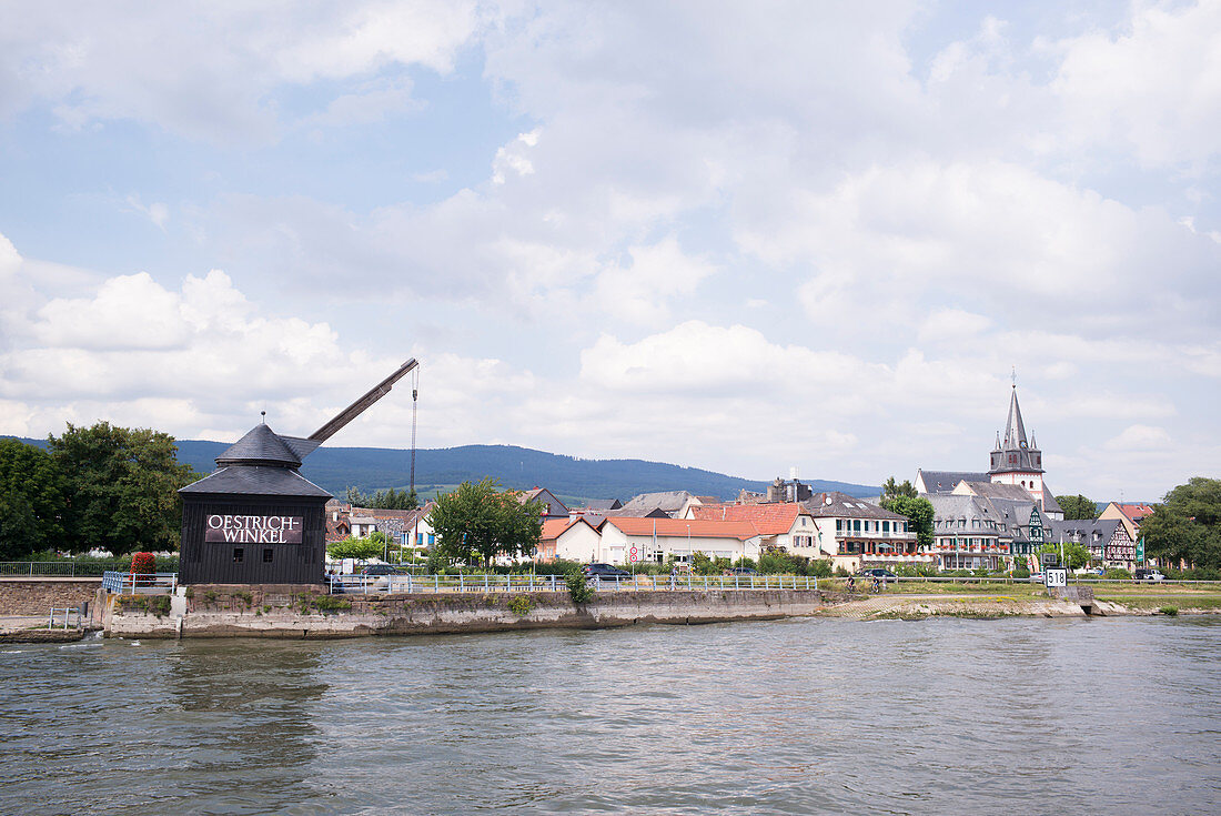 Bootsfahrt auf dem Rhein, Oestrich-Winkel, Rheingau, Hessen, Deutschland