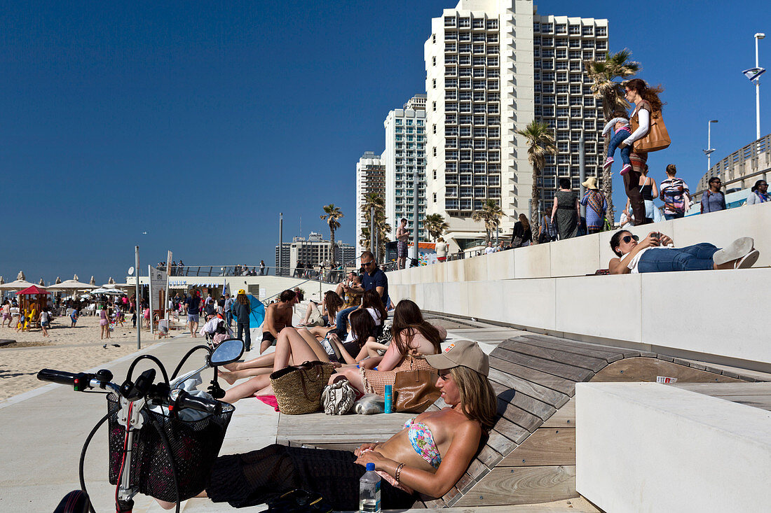 The Tayelet (beach promenade), Tel-Aviv, Israel