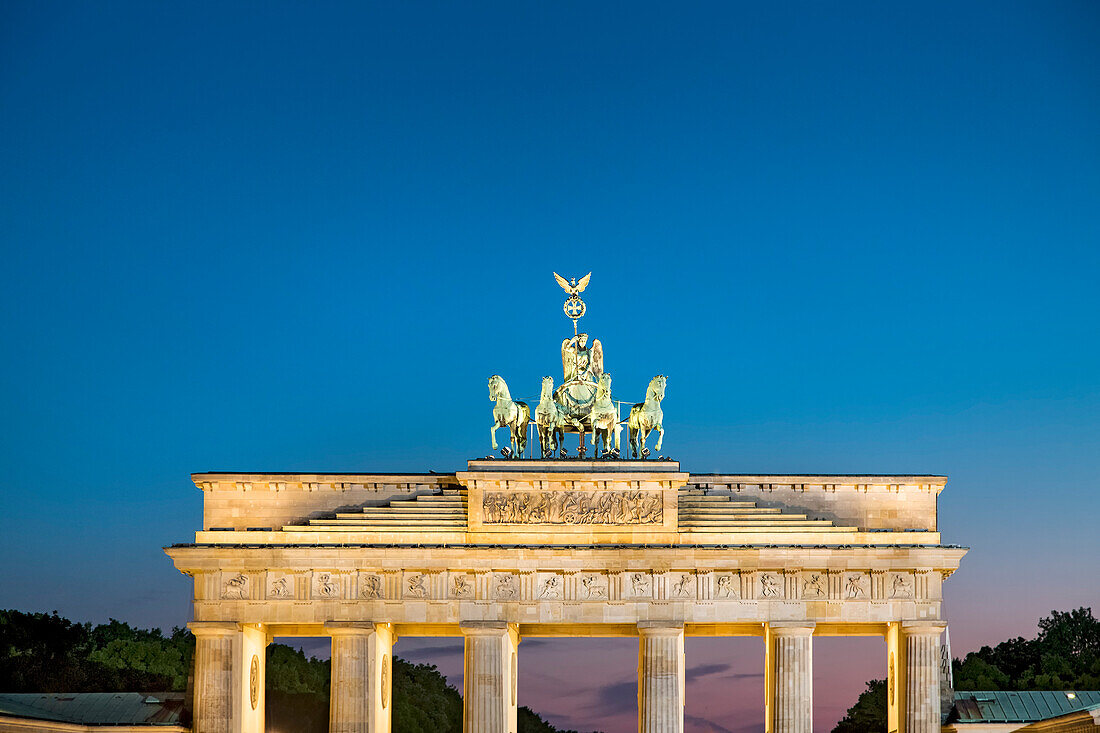 Quadriga in the evening light, Brandenburg Gate, Berlin, Germany