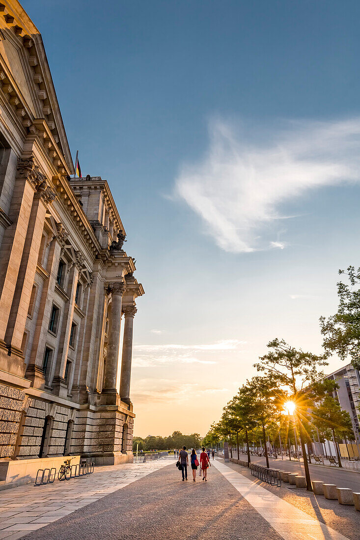 Sonnenuntergang am Reichstag, Mitte, Berlin, Deutschland