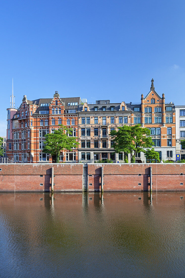 Häuser am Zollkanal in der Speicherstadt, Hansestadt Hamburg, Norddeutschland, Deutschland, Europa