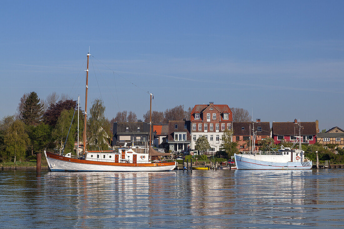 Blick über die Schlei auf Arnis, Ostseeküste, Schleswig-Holstein, Norddeutschland, Deutschland, Europa