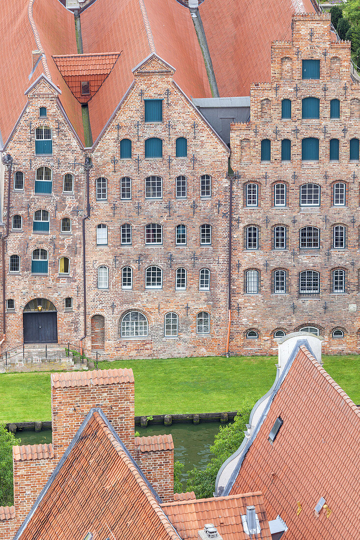 Salt storage building by the river Trave in old town, Hanseatic City Luebeck, Schleswig-Holstein, Northern Germany, Germany, Europe