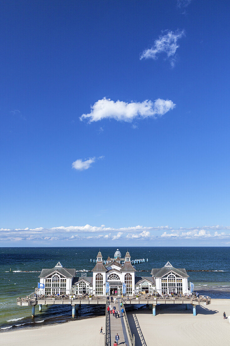 Pier in Baltic resort Sellin, Island Ruegen, Baltic Sea coast, Mecklenburg-Western Pomerania, Northern Germany, Germany, Europe