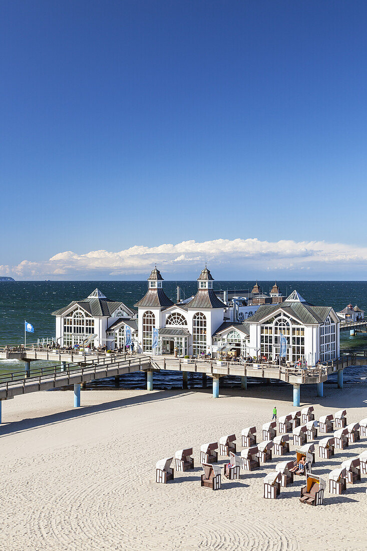 Seebrücke im Ostseebad Sellin, Insel Rügen, Ostseeküste, Vorpommern, Mecklenburg-Vorpommern, Norddeutschland, Deutschland, Europa