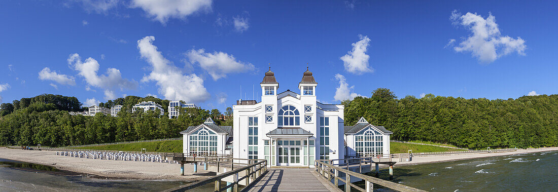 Seebrücke im Ostseebad Sellin, Insel Rügen, Ostseeküste, Vorpommern, Mecklenburg-Vorpommern, Norddeutschland, Deutschland, Europa