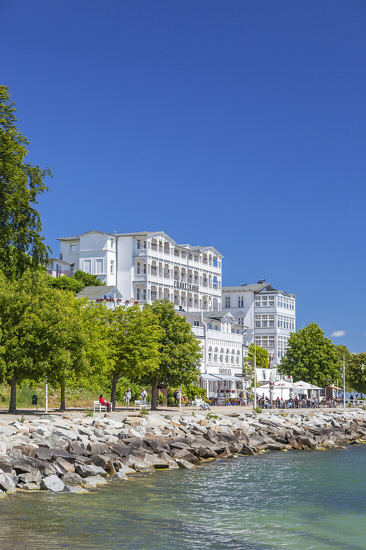 Villa Fuerstenhof and the pier in Sassnitz, Peninsula Jasmund, Island Ruegen, Baltic Sea coast, Mecklenburg-Western Pomerania, Northern Germany, Germany, Europe