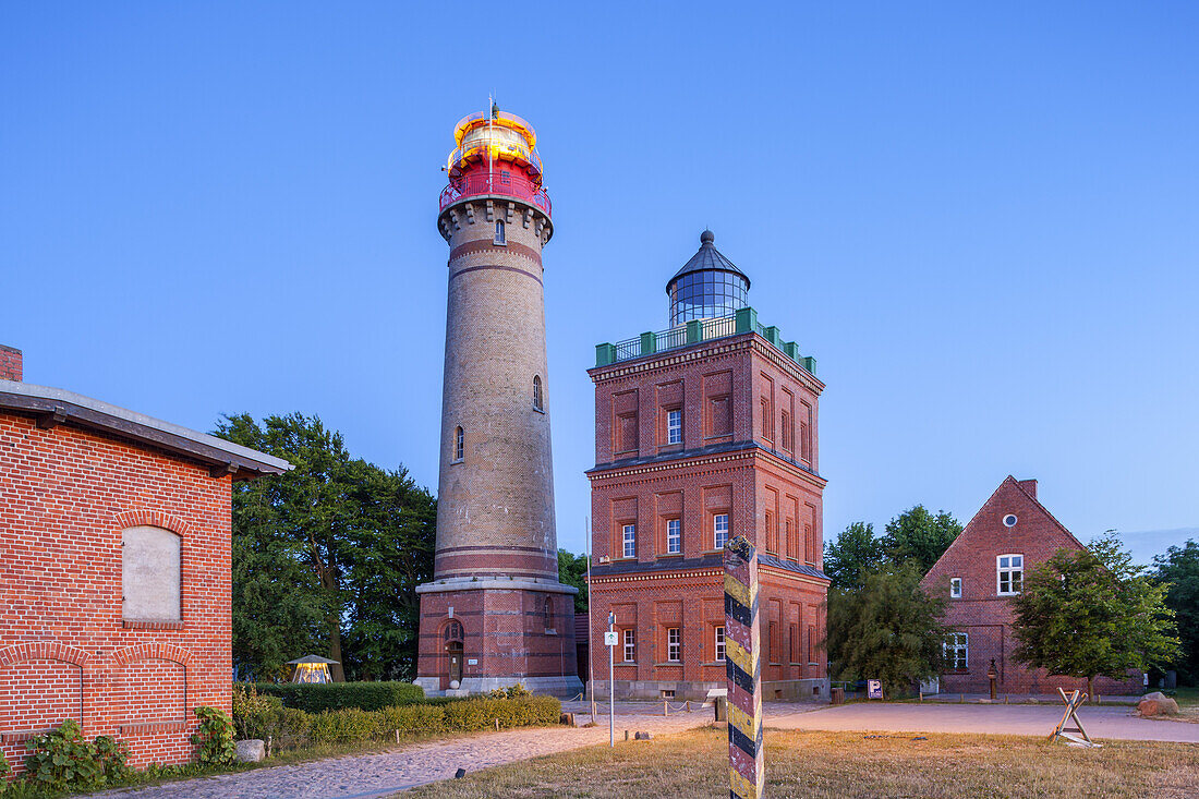 Leuchttürme auf dem Kap Arkona auf der Halbinsel Wittow, Insel Rügen, Ostseeküste, Vorpommern, Mecklenburg-Vorpommern, Norddeutschland, Deutschland, Europa