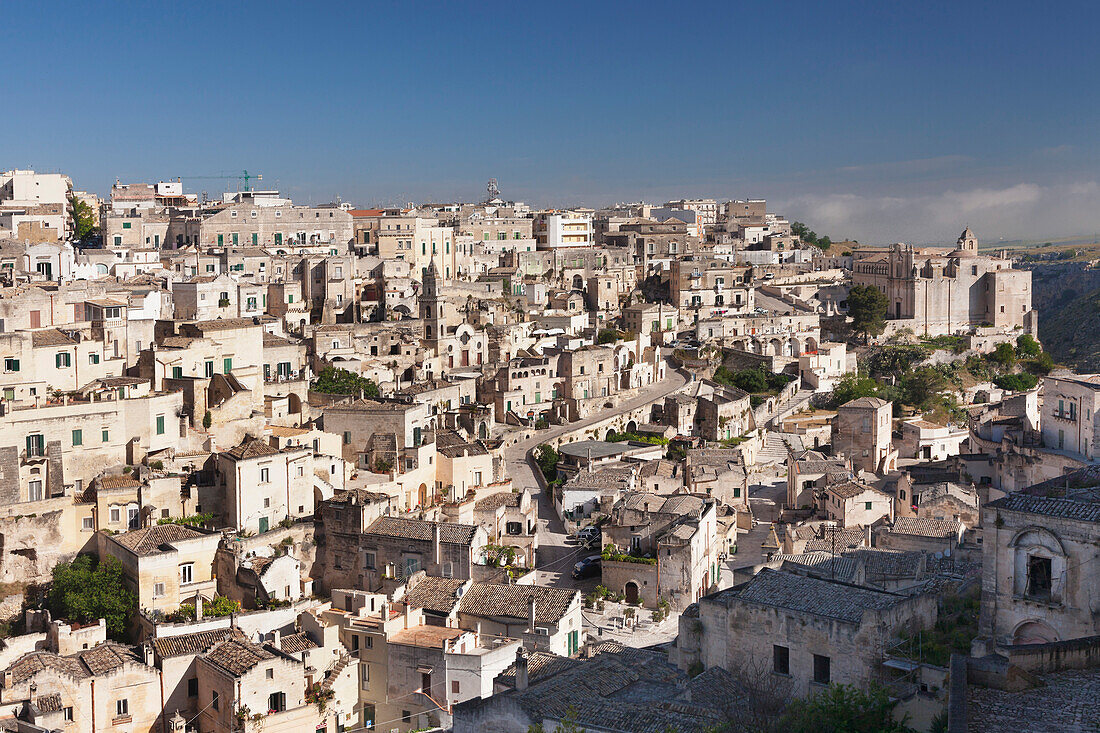 Blick über Sasso Barisano zum Kloster Monasterio di Sant'Agostino, UNESCO Weltkulturerbe, Matera, Basilikata, Apulien, Italien, Europa