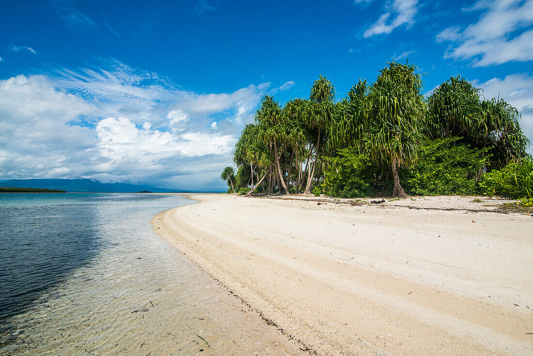 Türkis Wasser und weißen Sandstrand, Weiße Insel, Buka, Bougainville, Papua Neuguinea, Pazifik