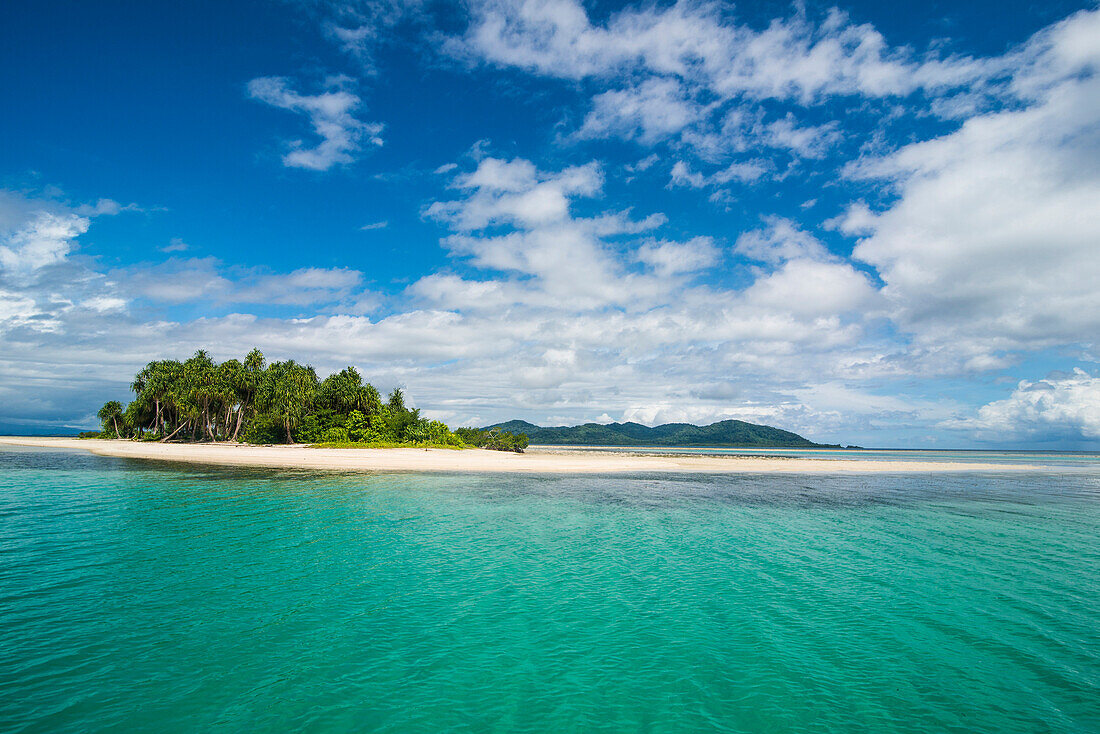 Turquoise water and white sand beach, White Island, Buka, Bougainville, Papua New Guinea, Pacific