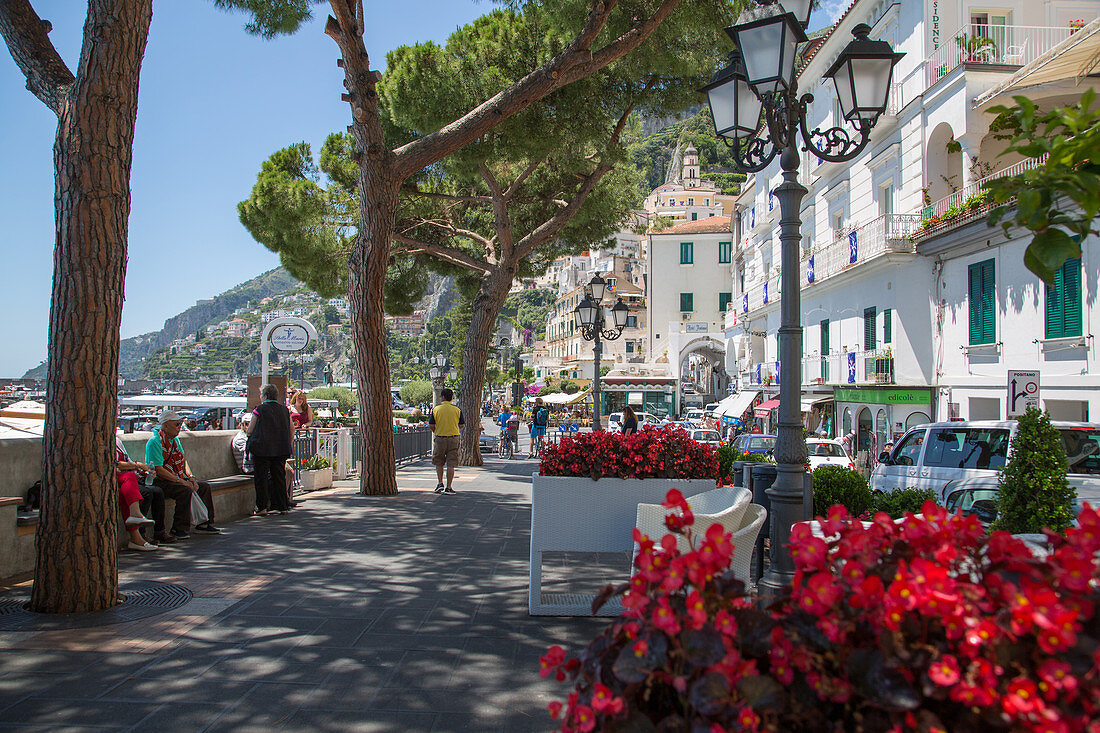 Promenade, Amalfi, Costiera Amalfitana (Amalfiküste), UNESCO Weltkulturerbe, Kampanien, Italien, Europa